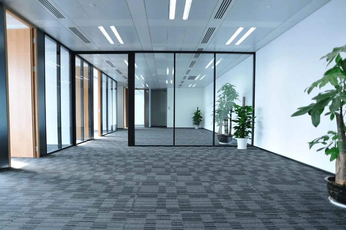 Installer une cloison vitrée